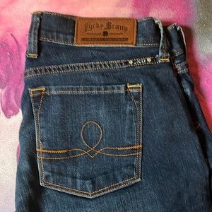 NWOT lucky brand Sofia boot cut jeans. Sz 6/28.  Dark wash.